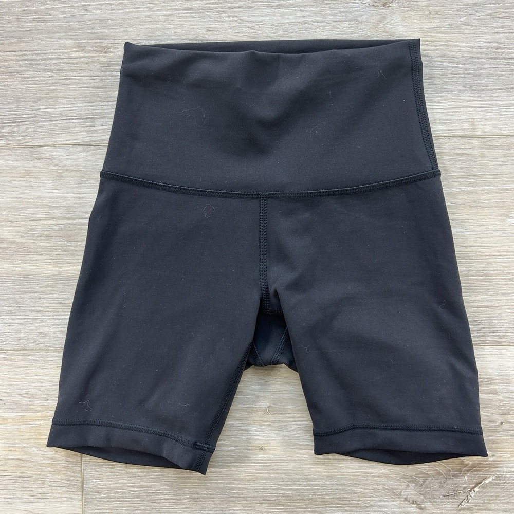 Lululemon Size 2 Wunder Train High-Rise Short 6"Black Drawstring W7BESS
